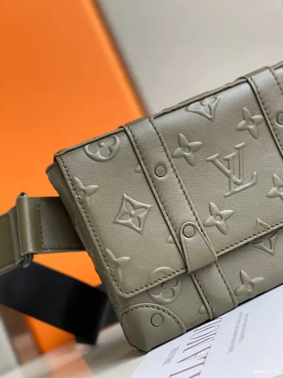 WIS VUITTON LOUIS TRUNK SLINGBAG 0605